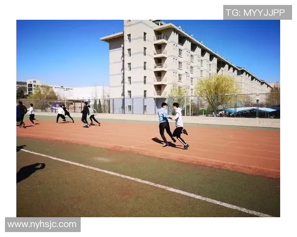 篮球明星与女球迷的亲密合影姿势分享展现运动魅力与青春活力